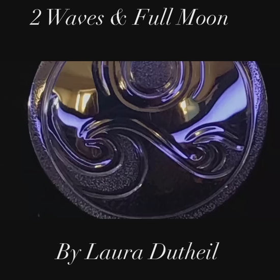 Video to show Waves & Full Moon ss pendant in motion by Laura Dutheil.