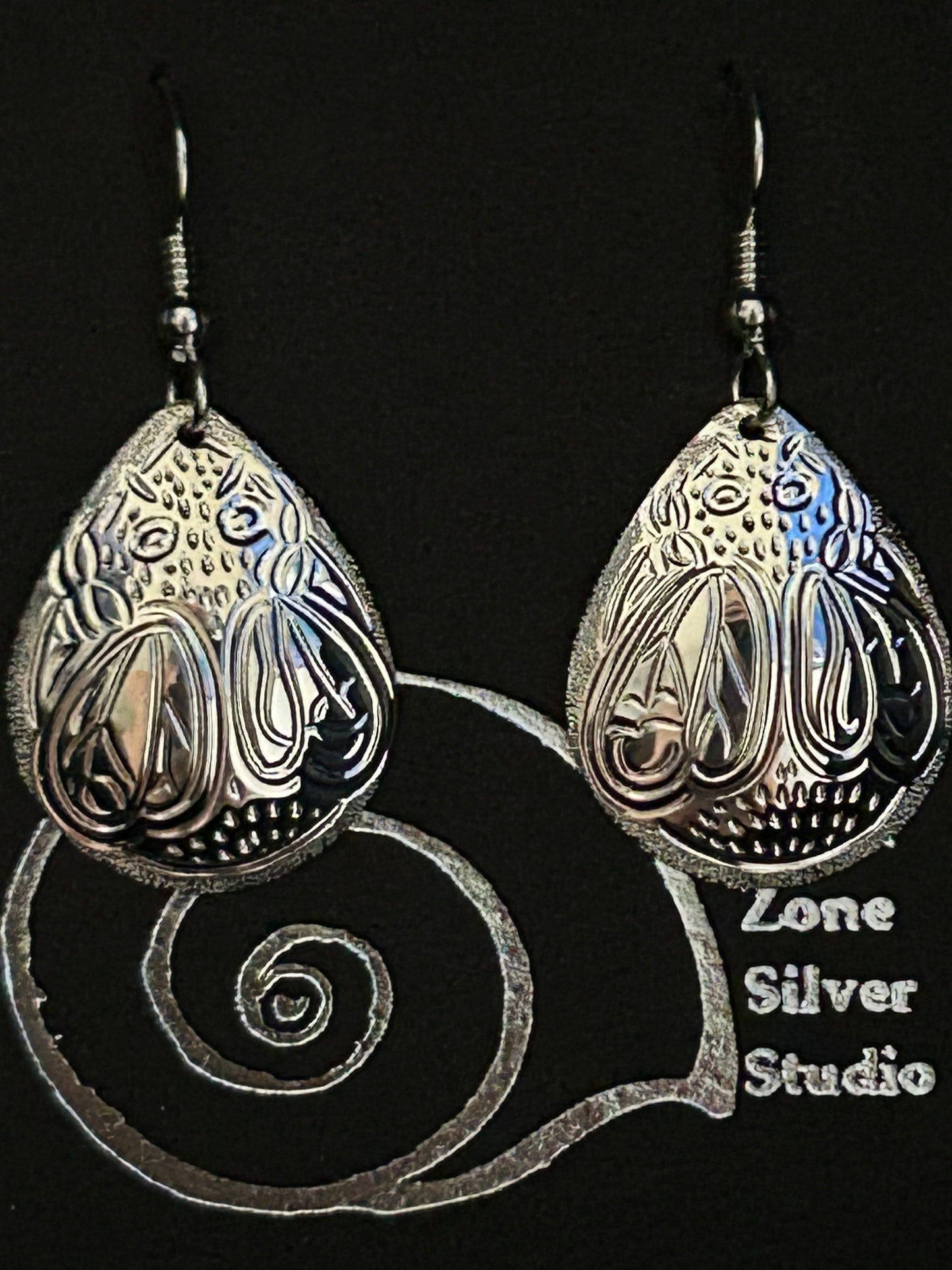 Large Honey Bee Sterling Silver drops for the honey bee enthusiastic gardeners!
Feel the Honey bees buzz around you with these handcrafted earrings by Laura Dutheil!