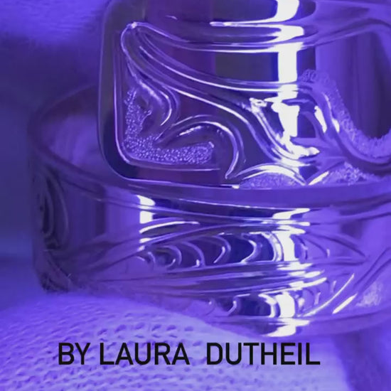 Tidal Zone Shells sterling silver wrap ring video designed and engraved by island artisan jeweller Laura Dutheil.